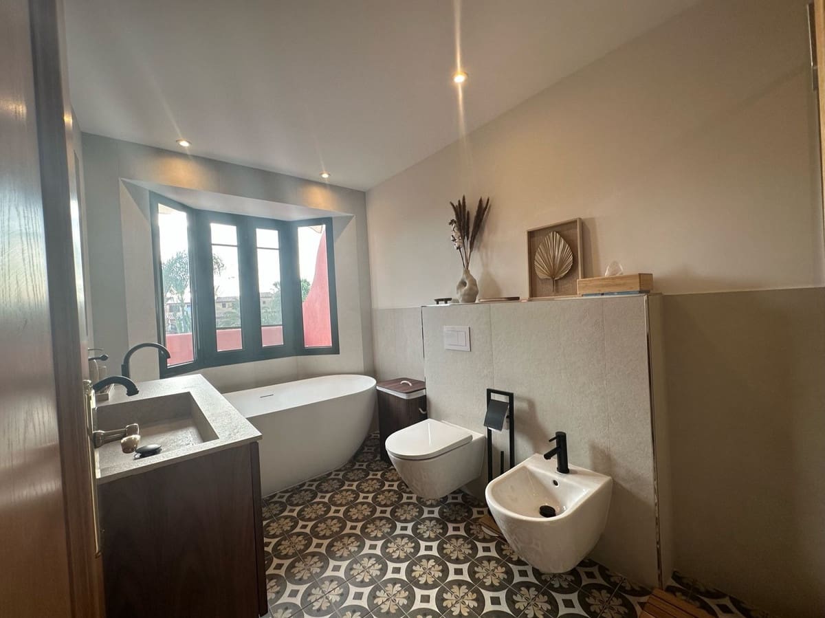 Rækkehus til leje i Golden Mile med swimmingpool garage - € 4.500 (Ref: 9170061)