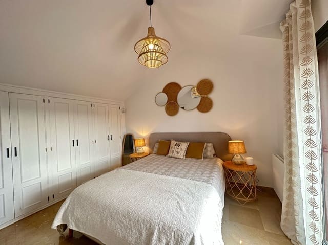 4 quarto Moradia em Banda para arrendar em Lomas De Marbella, Marbella com garagem - 4 000 € (Ref: 9170061)