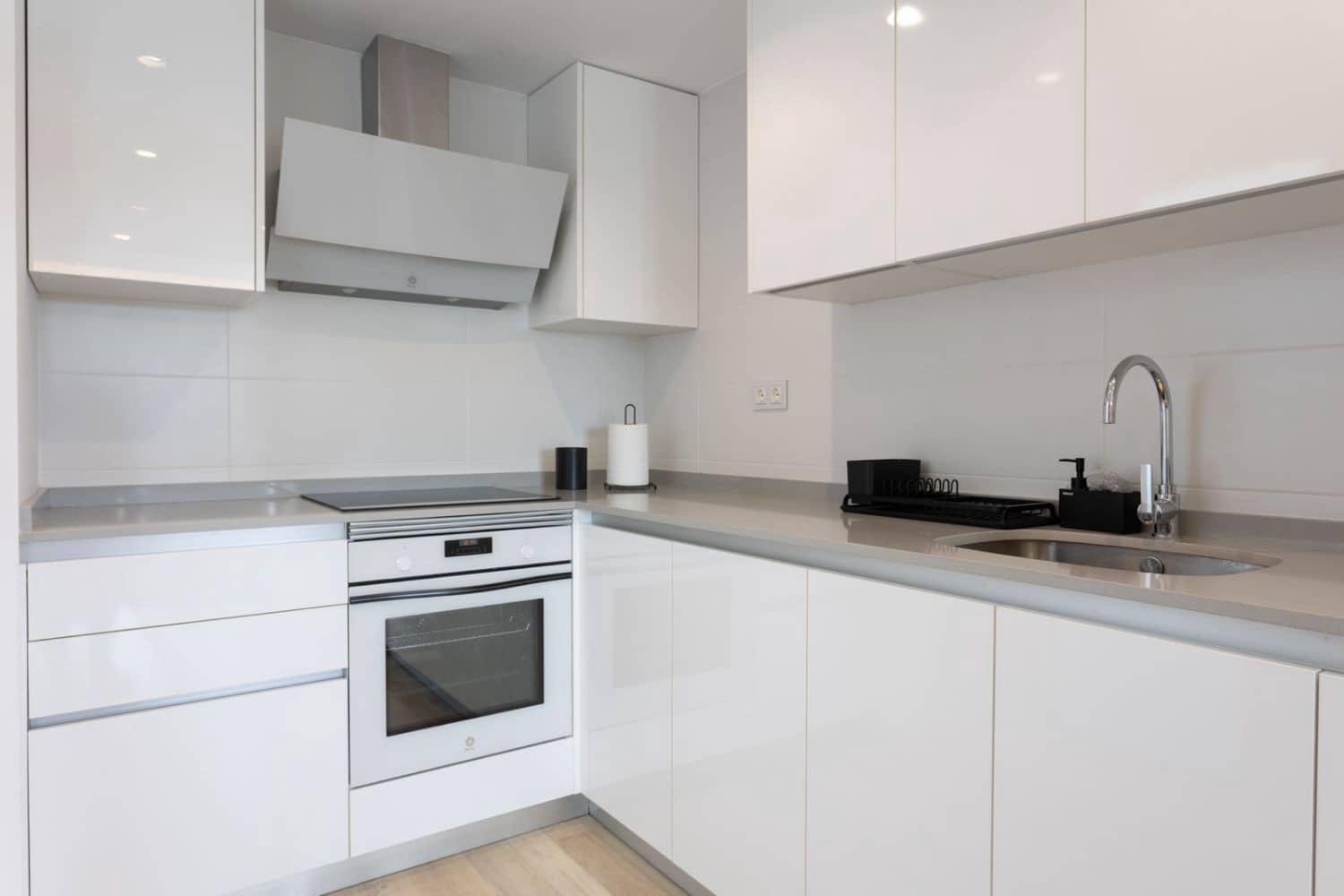 2 soverom Penthouse til salgs i Marbella med garasje - € 890 000 (Ref: 9171888)