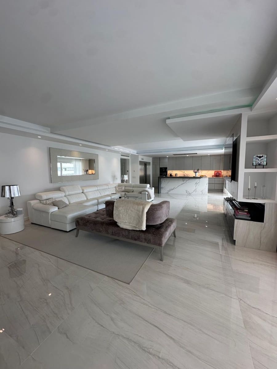 6 soveværelse Penthouse til leje i Puerto Banus - € 12.500 (Ref: 9187237)