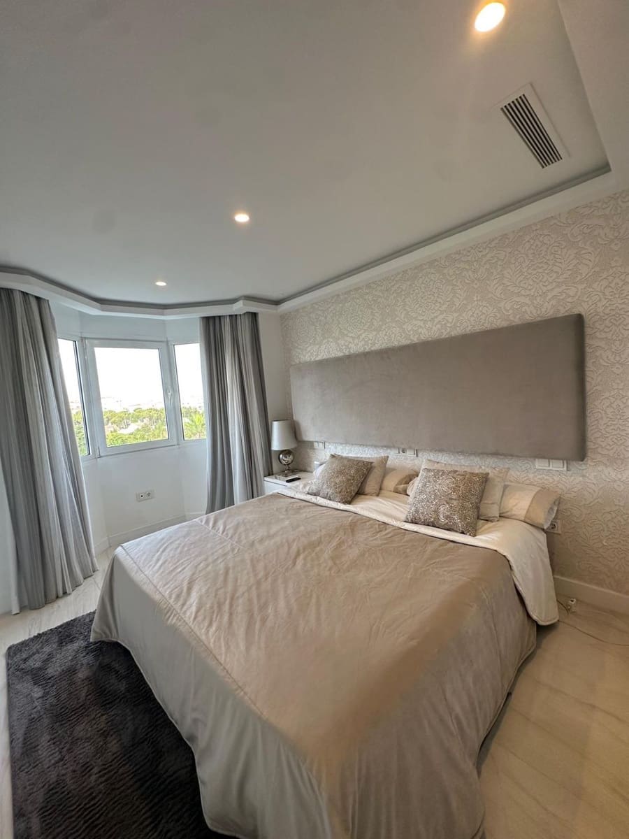 6 soveværelse Penthouse til leje i Puerto Banus - € 12.500 (Ref: 9187237)