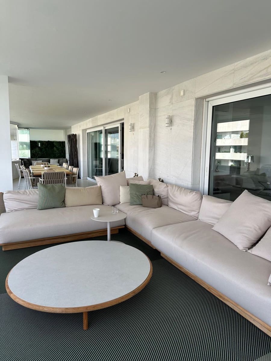 6 soveværelse Penthouse til leje i Puerto Banus - € 12.500 (Ref: 9187237)