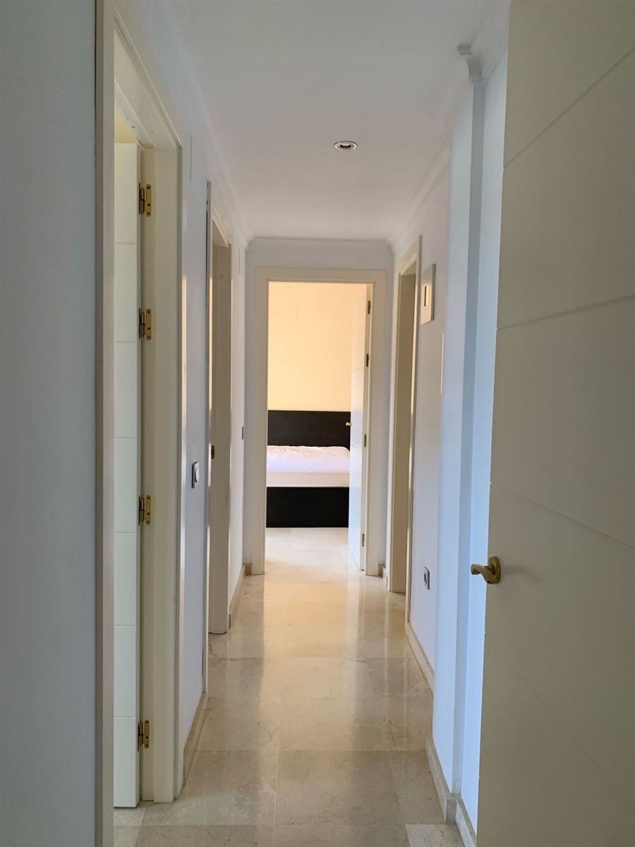 3 bedroom Penthouse for sale in La Cala de Mijas with garage - € 490,000 (Ref: 9187238)