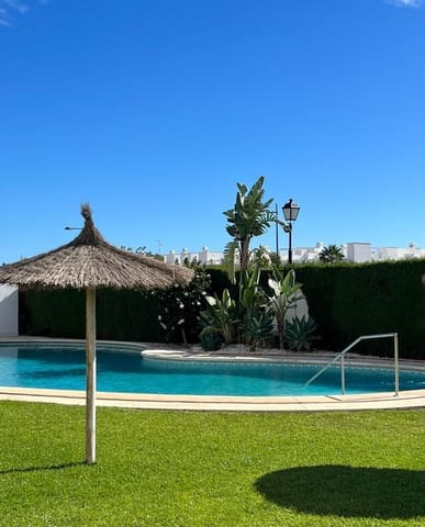 3 quarto Moradia em Banda para arrendar em Bel-Air, Estepona - 2 500 € (Ref: 9191392)