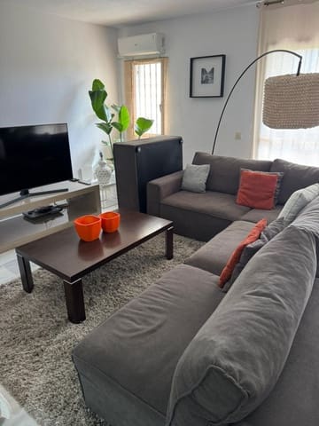 Adosado de 3 habitaciones en Bel-Air, Estepona en alquiler - 2.500 € (Ref: 9191392)