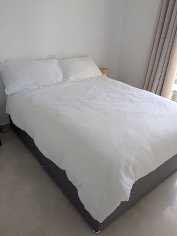 Adosado de 3 habitaciones en Bel-Air, Estepona en alquiler - 2.500 € (Ref: 9191392)