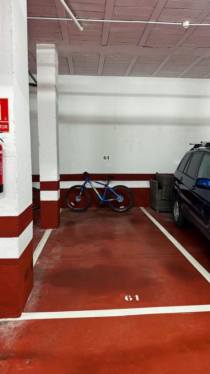 2 slaapkamer Appartement te huur in Marbella met garage - € 3.000 (Ref: 9335454)