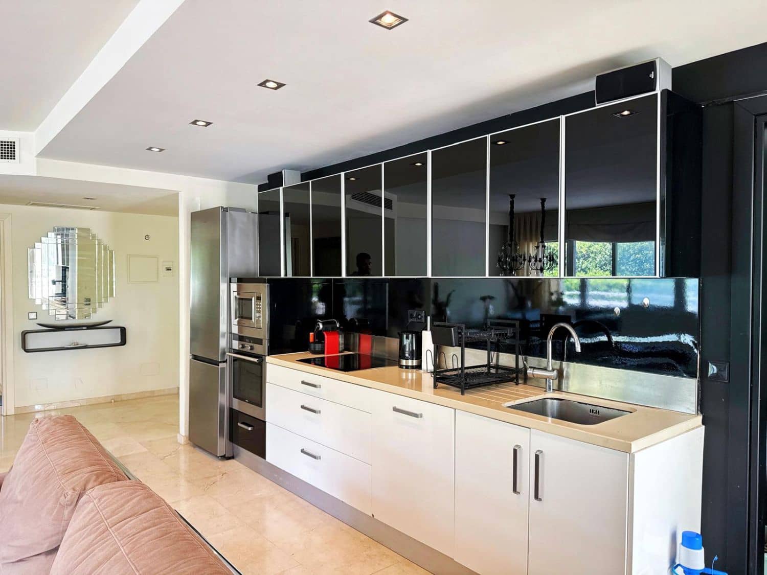 2 slaapkamer Appartement te huur in Marbella met garage - € 3.000 (Ref: 9335454)