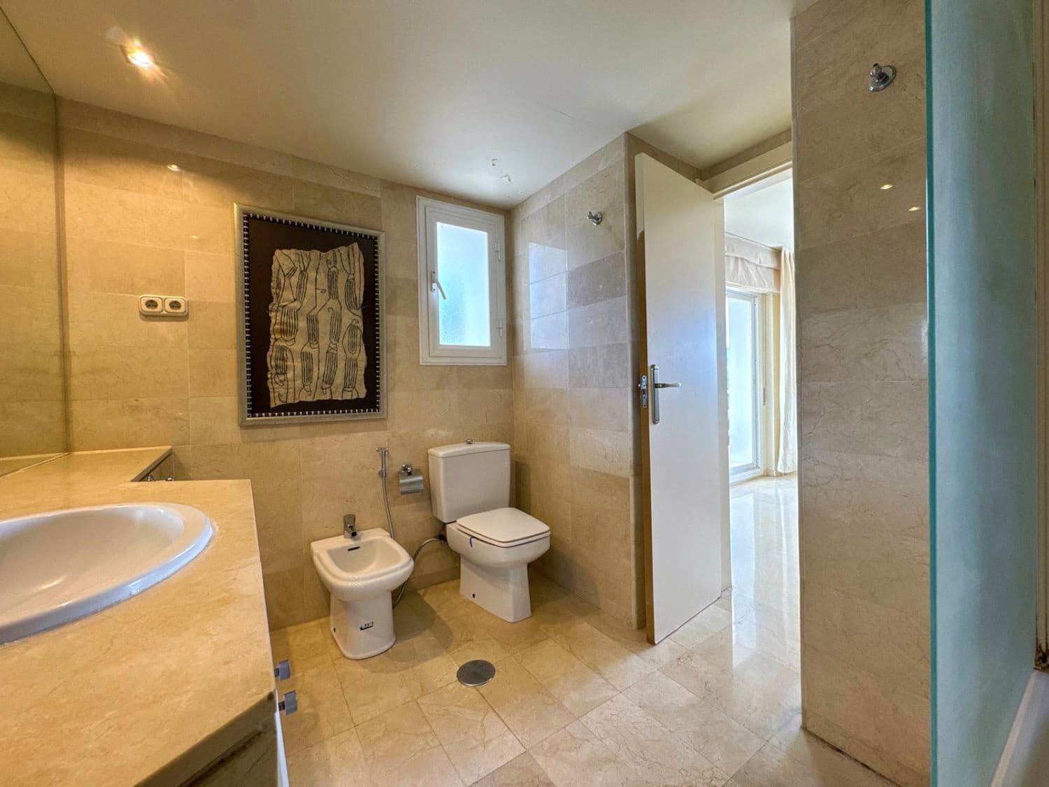 2 slaapkamer Appartement te huur in Marbella met garage - € 3.000 (Ref: 9335454)