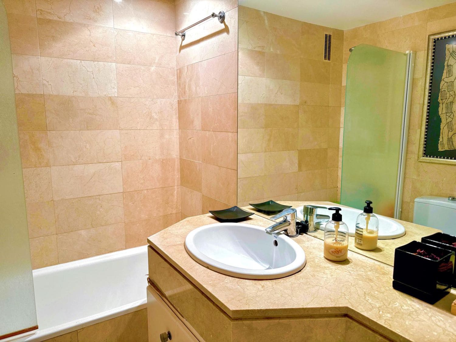 2 slaapkamer Appartement te huur in Marbella met garage - € 3.000 (Ref: 9335454)