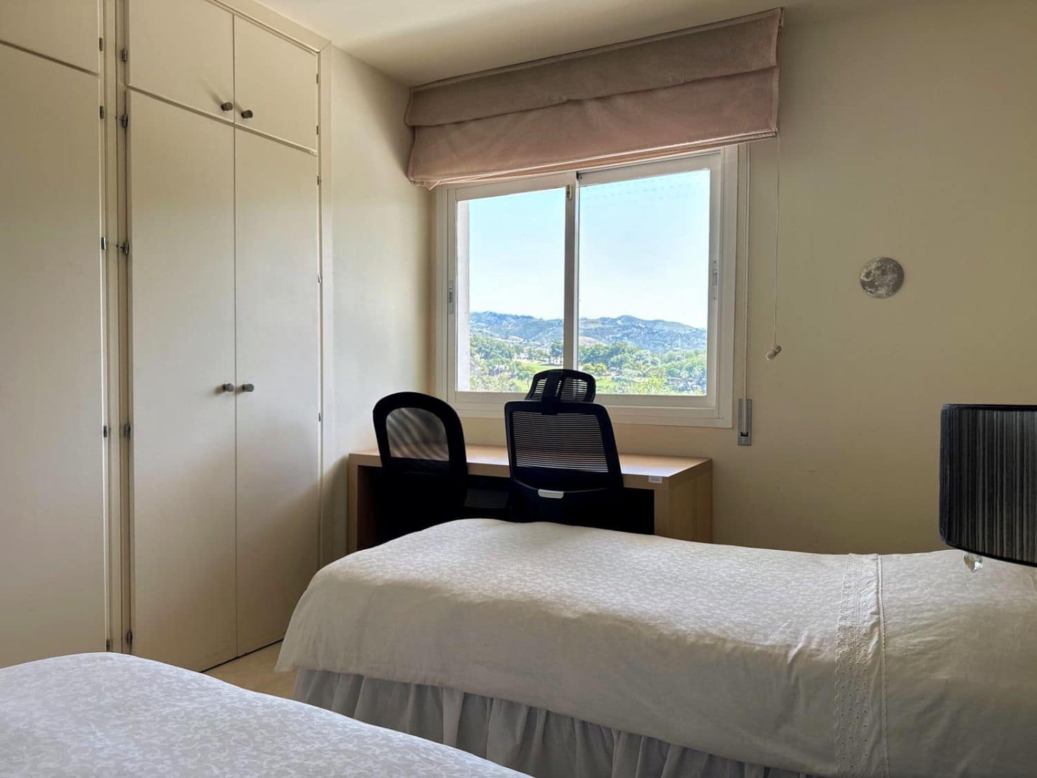 2 slaapkamer Appartement te huur in Marbella met garage - € 3.000 (Ref: 9335454)