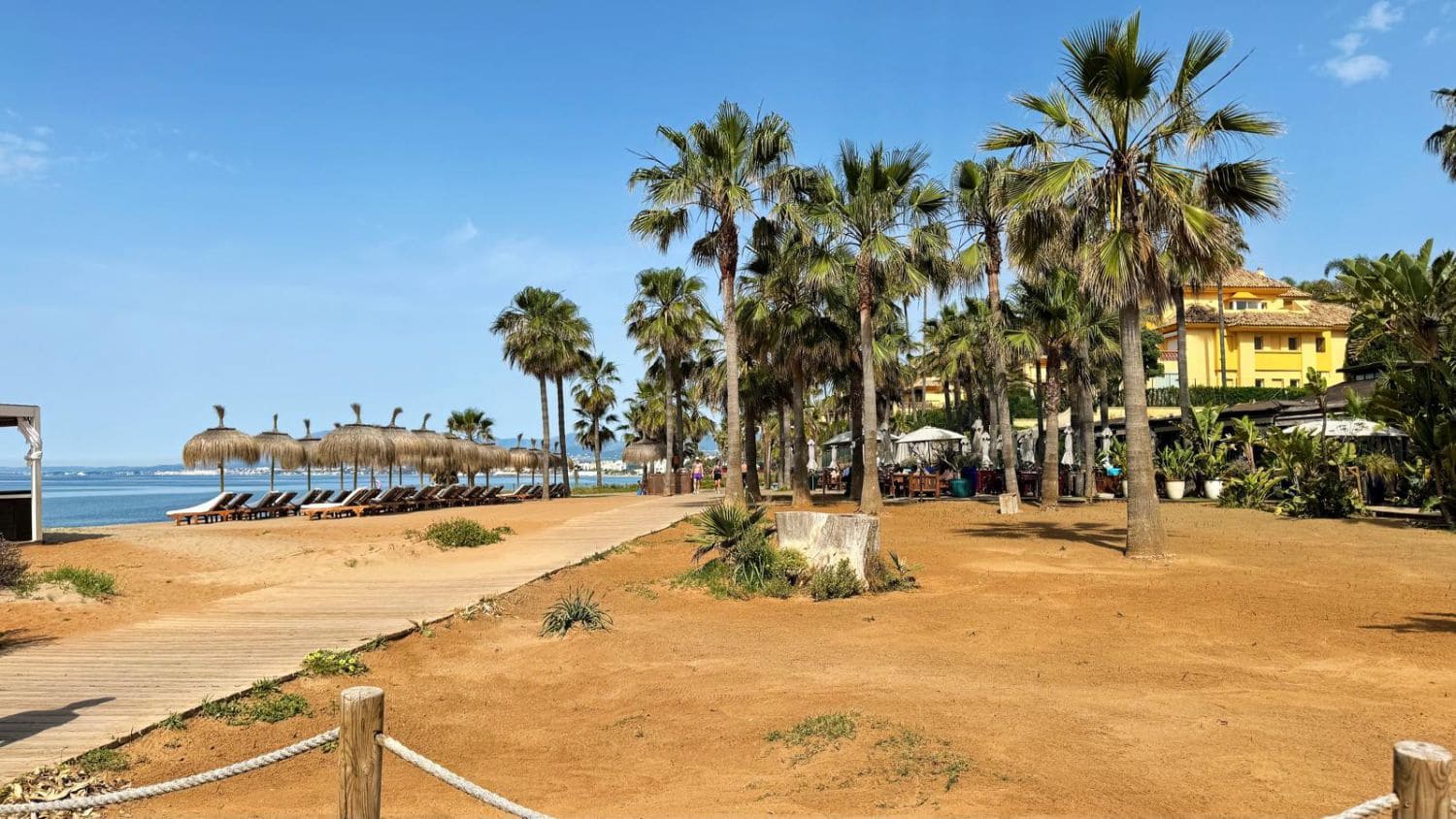 2 slaapkamer Appartement te huur in Marbella met garage - € 3.000 (Ref: 9335454)