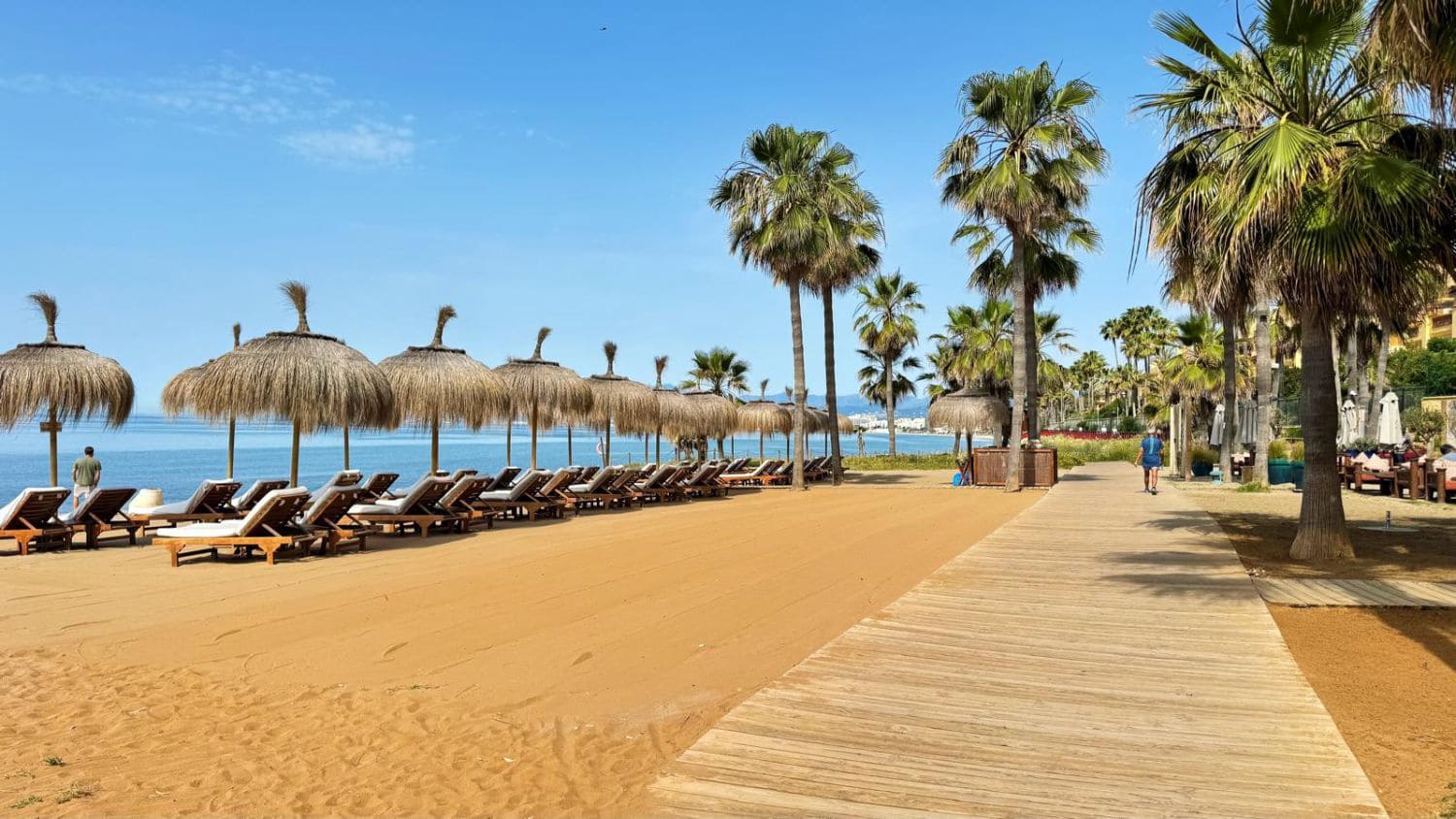 2 slaapkamer Appartement te huur in Marbella met garage - € 3.000 (Ref: 9335454)