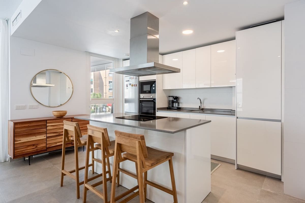 Apartamento de 2 habitaciones en Fuengirola en venta con garaje - 479.000 € (Ref: 9335455)