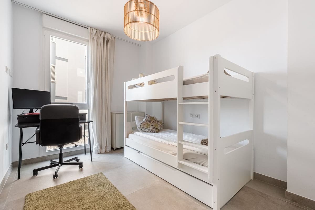 Apartamento de 2 habitaciones en Fuengirola en venta con garaje - 479.000 € (Ref: 9335455)