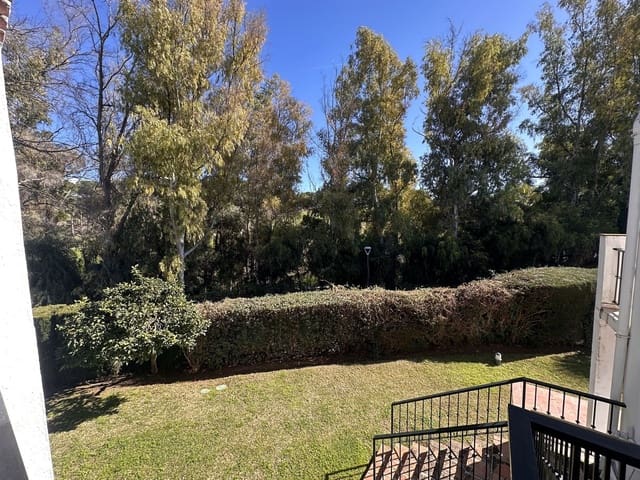 4 soverom Rekkehus til salgs i Aloha Golf, Marbella - € 850 000 (Ref: 9335457)