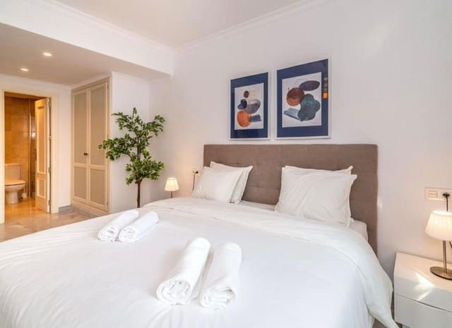 4 soveværelse Lejlighed til leje i La Dama de Noche - La Alzambra, Marbella med garage - € 2.500 (Ref: 9335458)