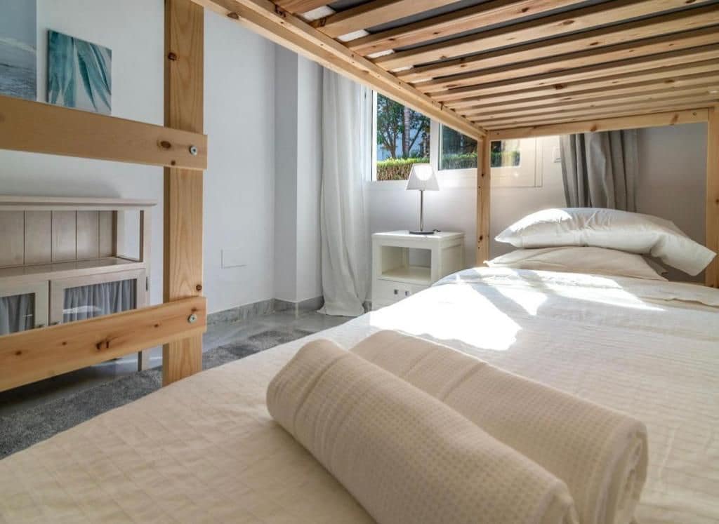 4 soveværelse Lejlighed til leje i Nueva Andalucia med garage - € 2.500 (Ref: 9335458)