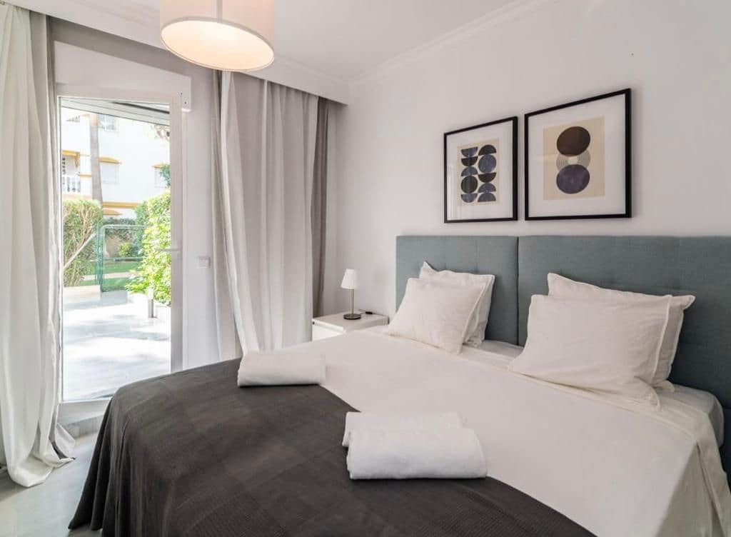 4 soveværelse Lejlighed til leje i Nueva Andalucia med garage - € 2.500 (Ref: 9335458)