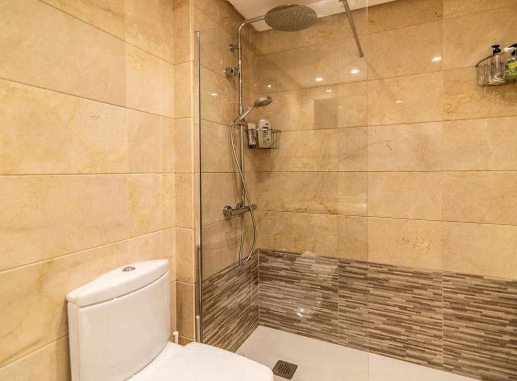 4 soveværelse Lejlighed til leje i Nueva Andalucia med garage - € 2.500 (Ref: 9335458)