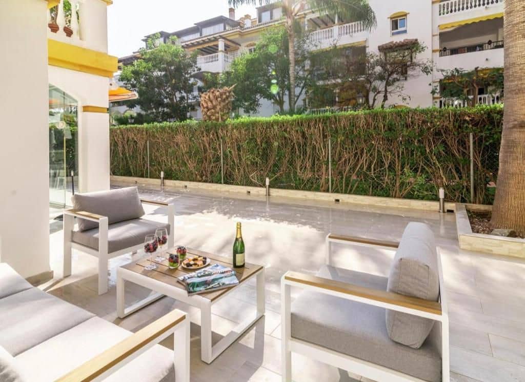 4 soveværelse Lejlighed til leje i Nueva Andalucia med garage - € 2.500 (Ref: 9335458)