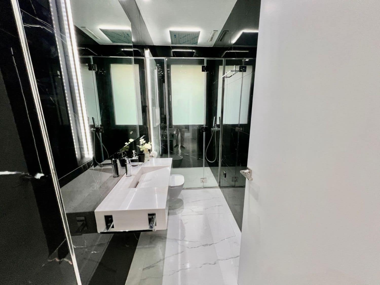 4 bedroom Villa for rent in Golden Mile - € 14,000 (Ref: 9349131)