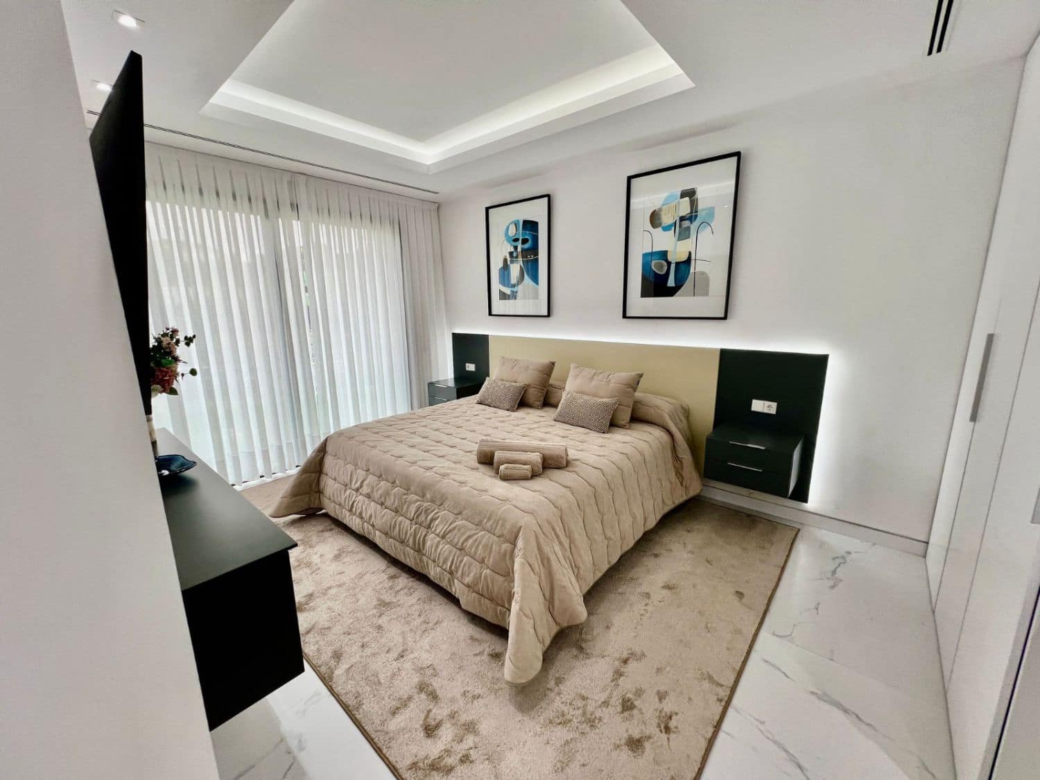 4 bedroom Villa for rent in Golden Mile - € 14,000 (Ref: 9349131)