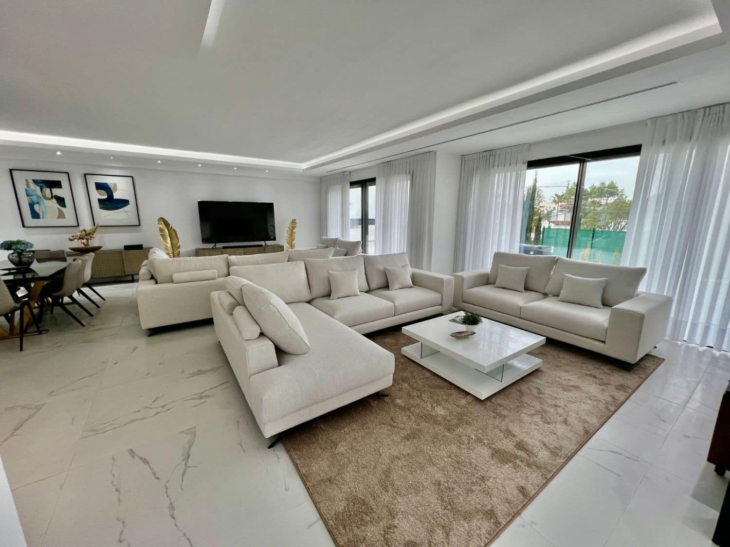 4 bedroom Villa for rent in Golden Mile - € 14,000 (Ref: 9349131)