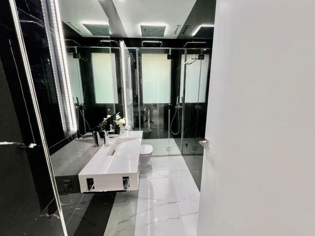 4 sypialnia Willa do wynajęcia w Lomas De Marbella, Marbella - 14 000 € (Ref: 9349131)