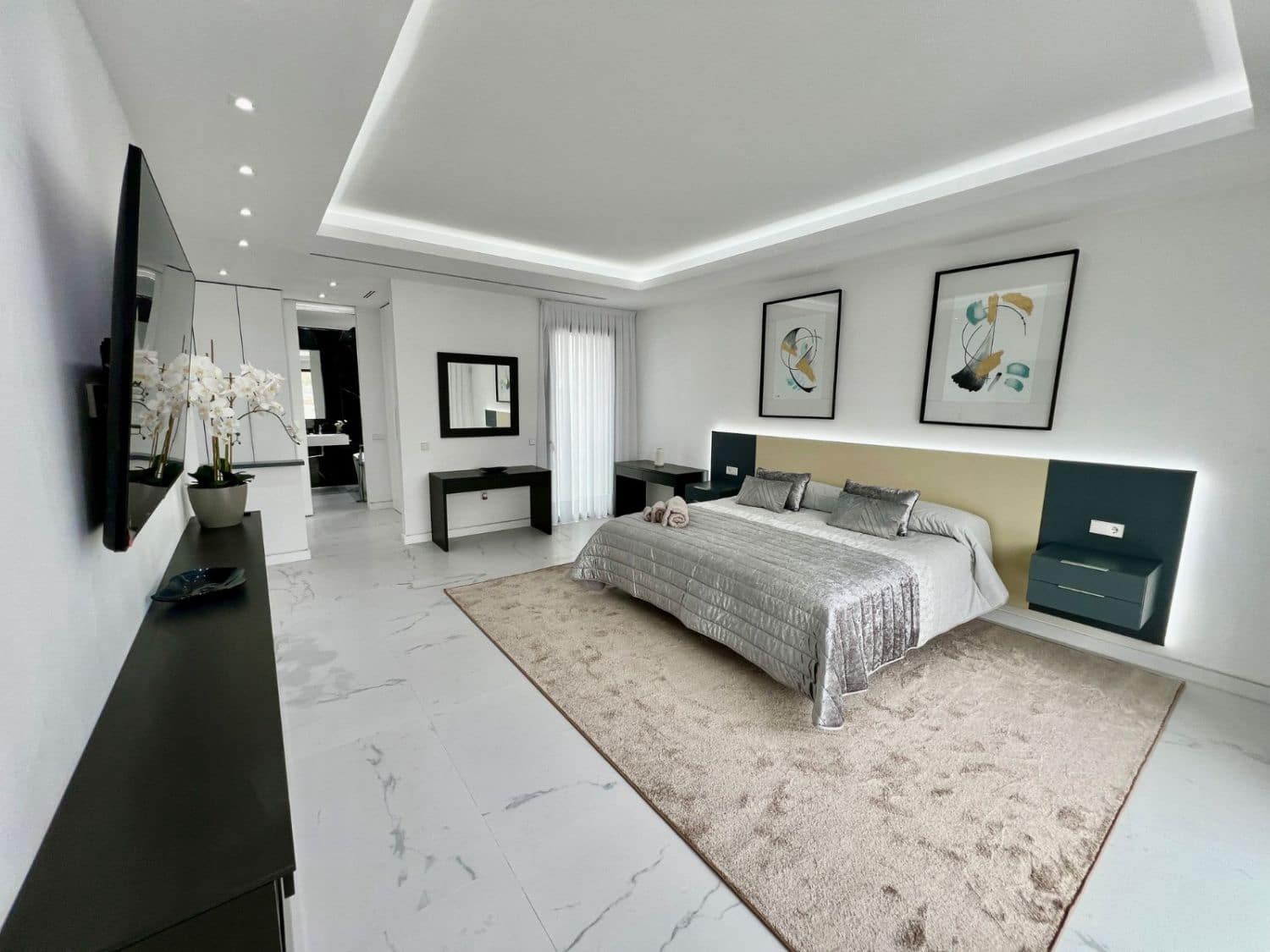 4 bedroom Villa for rent in Golden Mile - € 14,000 (Ref: 9349131)