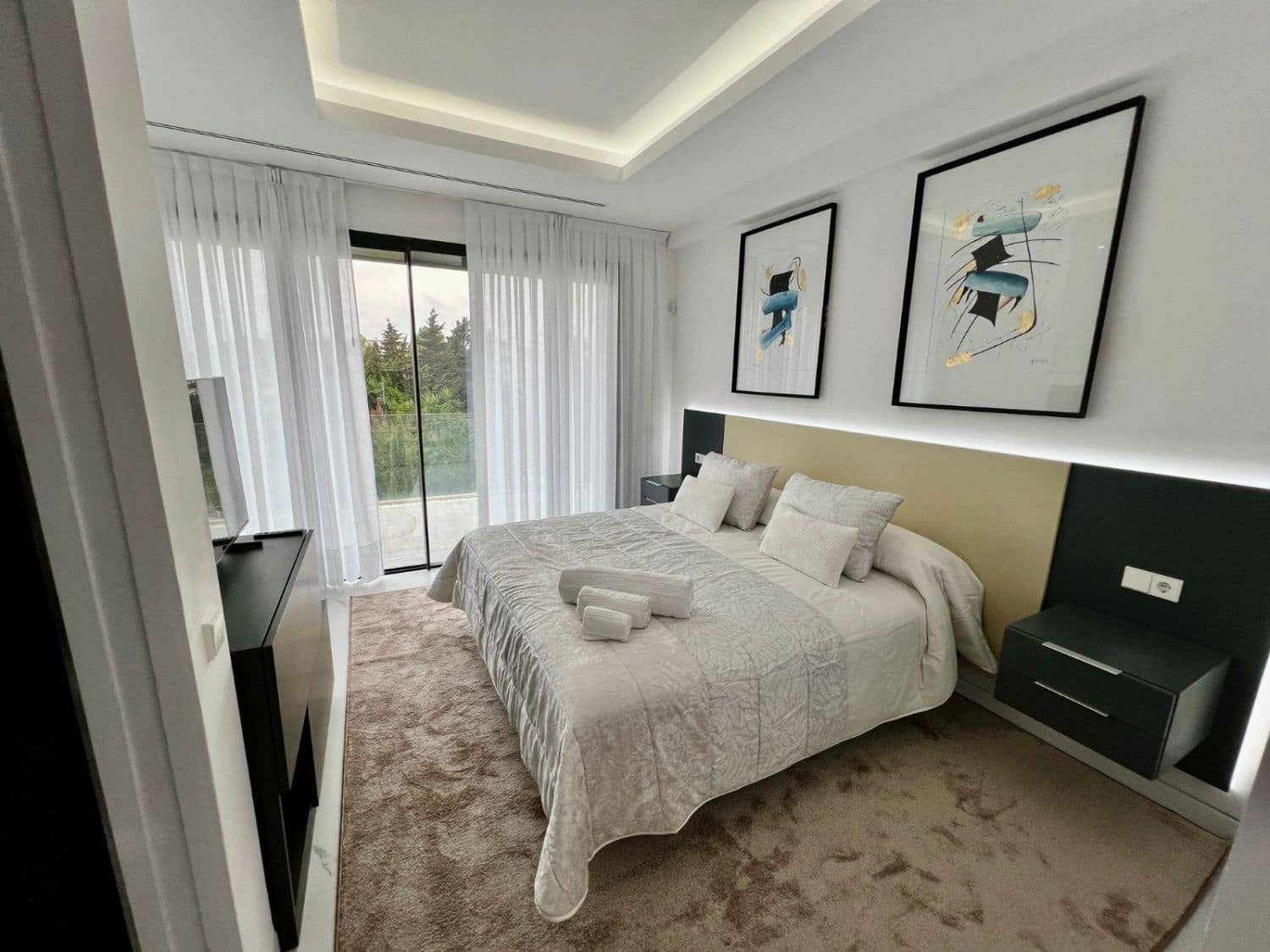 4 bedroom Villa for rent in Golden Mile - € 14,000 (Ref: 9349131)