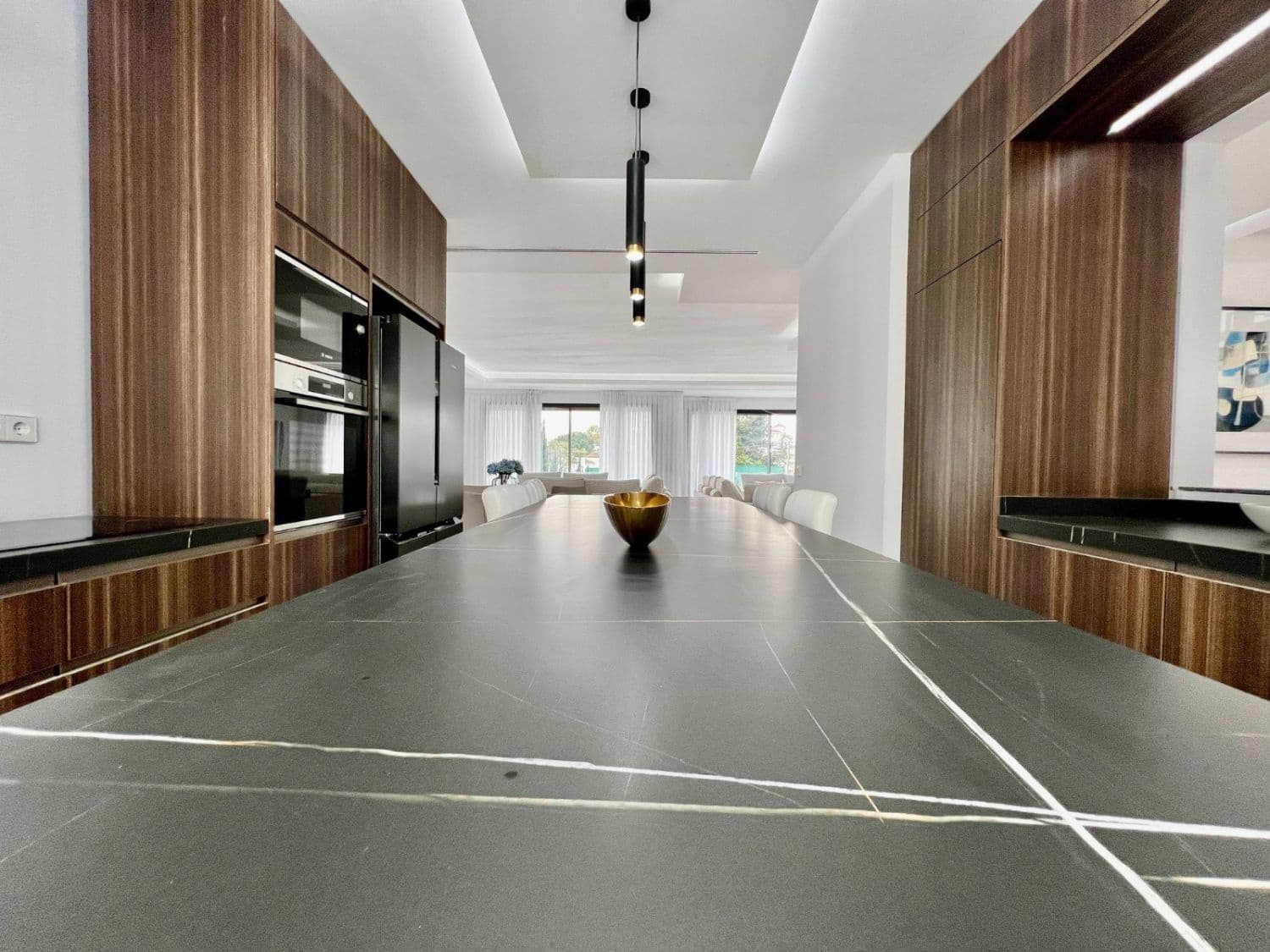 4 bedroom Villa for rent in Golden Mile - € 14,000 (Ref: 9349131)