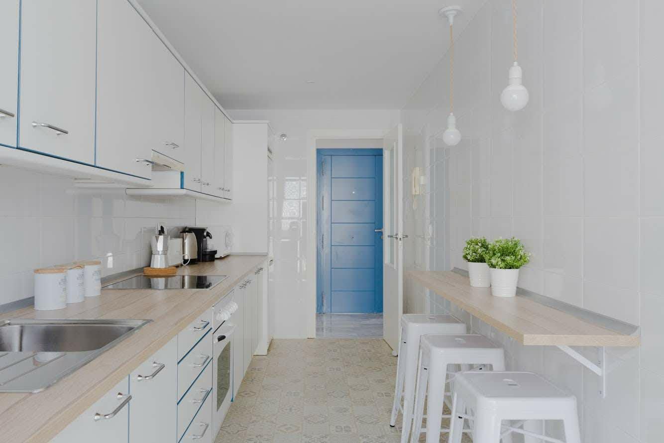 3 soverom Leilighet til leie i Nueva Andalucia med garasje - € 2 500 (Ref: 9349132)