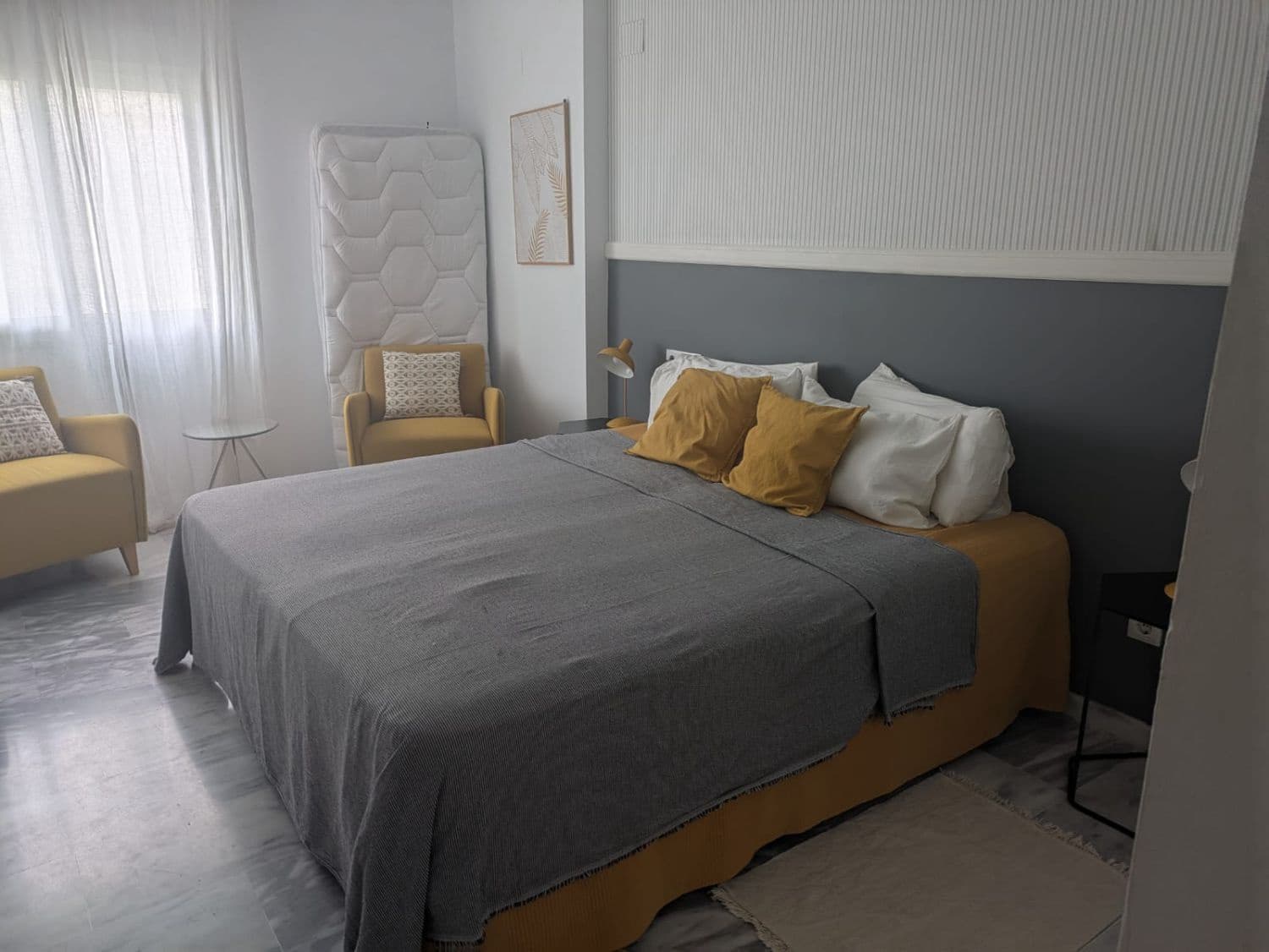 3 soverom Leilighet til leie i Nueva Andalucia med garasje - € 2 500 (Ref: 9349132)