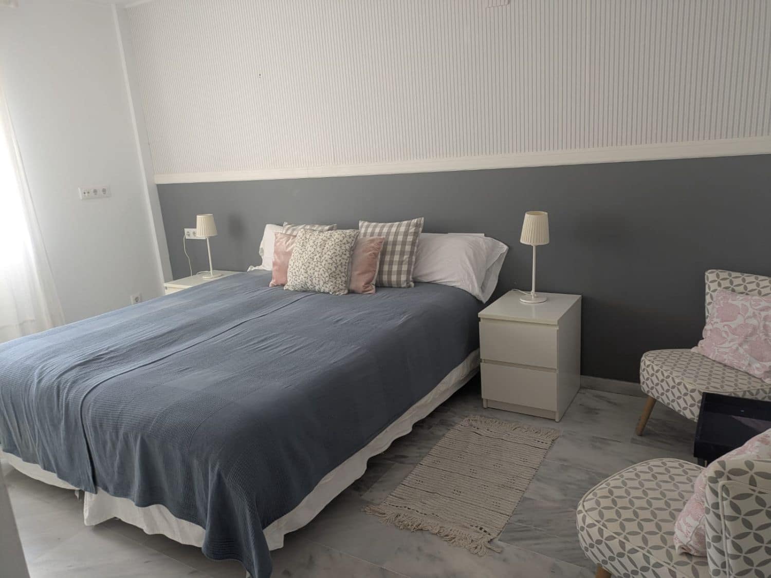 3 soverom Leilighet til leie i Nueva Andalucia med garasje - € 2 500 (Ref: 9349132)