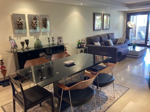 3 soveværelse Lejlighed til leje i Punta Plata, Estepona med garage - € 2.500 (Ref: 9349133)