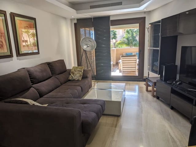 3 soveværelse Lejlighed til leje i Punta Plata, Estepona med garage - € 2.500 (Ref: 9349133)