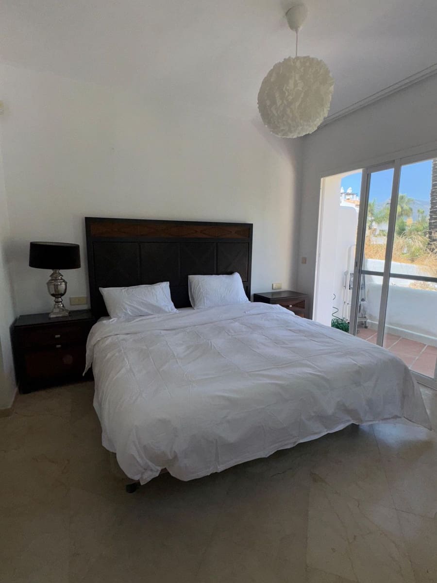 3 quarto Apartamento para arrendar em Marbella com garagem - 3 200 € (Ref: 9356408)