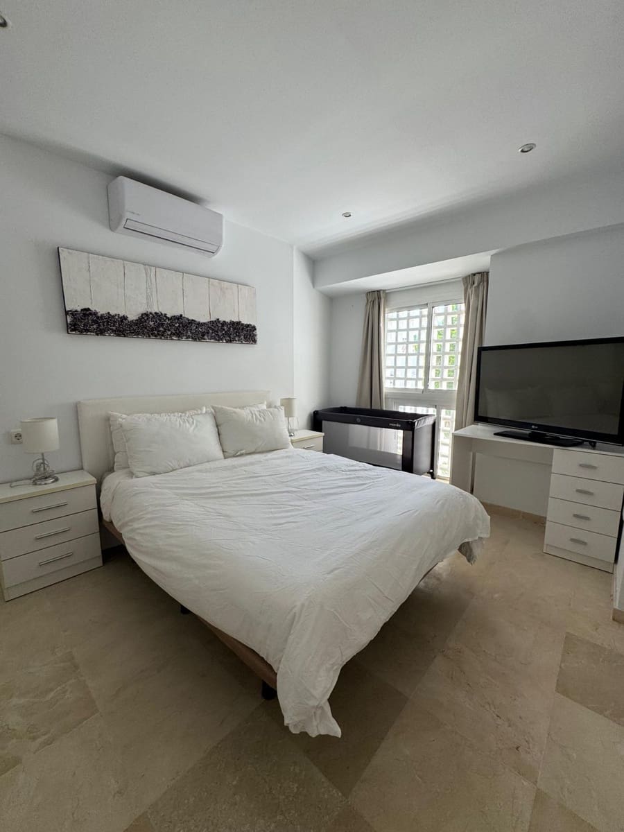 3 quarto Apartamento para arrendar em Marbella com garagem - 3 200 € (Ref: 9356408)