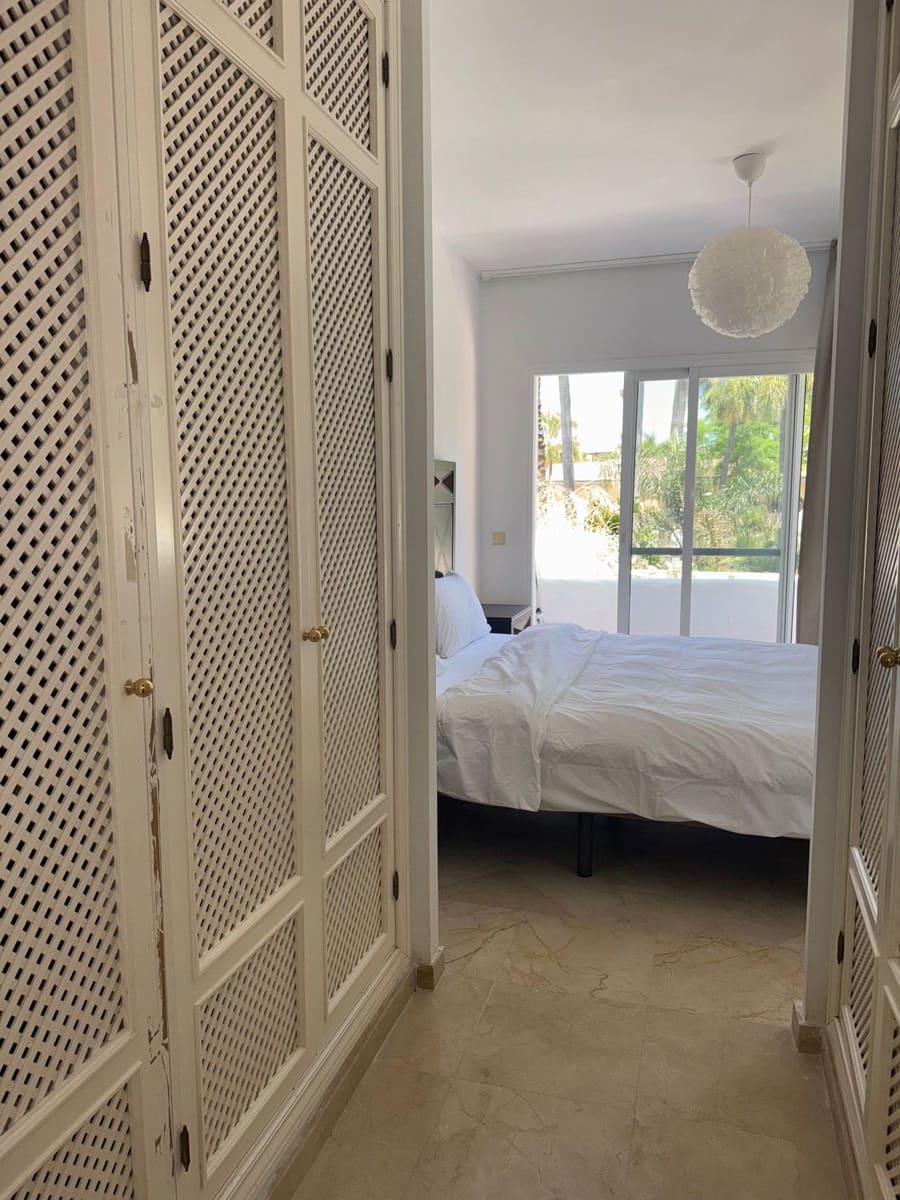 3 quarto Apartamento para arrendar em Marbella com garagem - 3 200 € (Ref: 9356408)