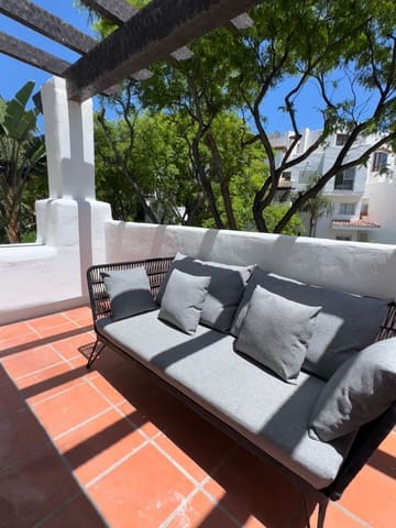 3 quarto Apartamento para arrendar em Puerto Banus, Marbella com garagem - 3 200 € (Ref: 9356408)
