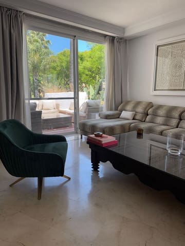 3 quarto Apartamento para arrendar em Puerto Banus, Marbella com garagem - 3 200 € (Ref: 9356408)
