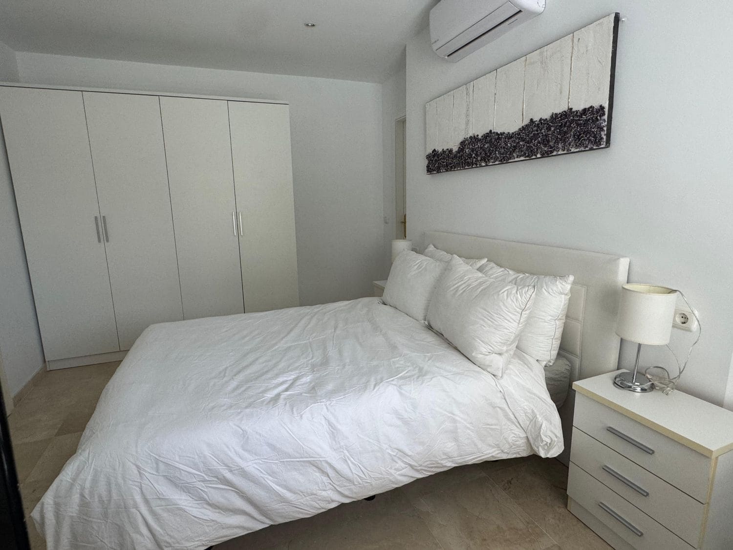 3 quarto Apartamento para arrendar em Marbella com garagem - 3 200 € (Ref: 9356408)