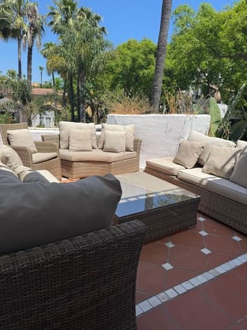 3 quarto Apartamento para arrendar em Puerto Banus, Marbella com garagem - 3 200 € (Ref: 9356408)
