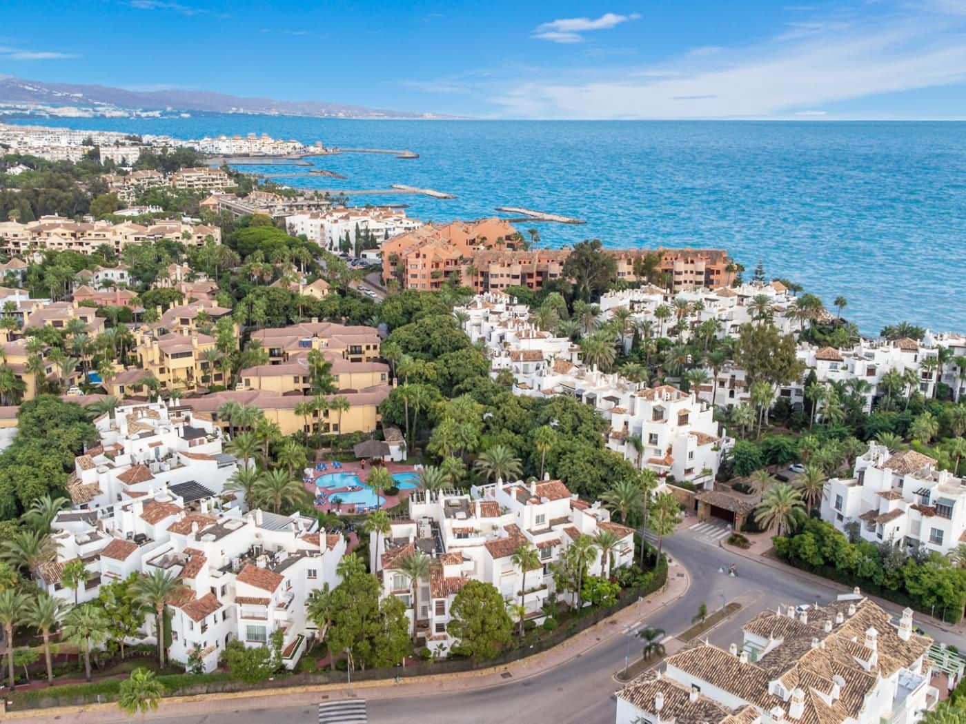 3 quarto Apartamento para arrendar em Marbella com garagem - 3 200 € (Ref: 9356408)