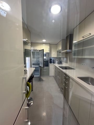 3 slaapkamer Appartement te huur in La Dama de Noche - La Alzambra, Marbella - € 2.850 (Ref: 9396541)