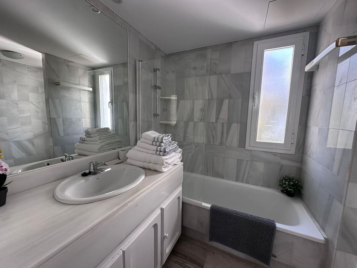 3 Zimmer Apartment zu vermieten in Nueva Andalucia - 2.850 € (Ref: 9396541)