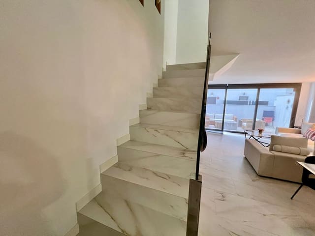 3 sypialnia Dom szeregowy do wynajęcia w La Dama de Noche - La Alzambra, Marbella z garażem - 3 600 € (Ref: 9436940)