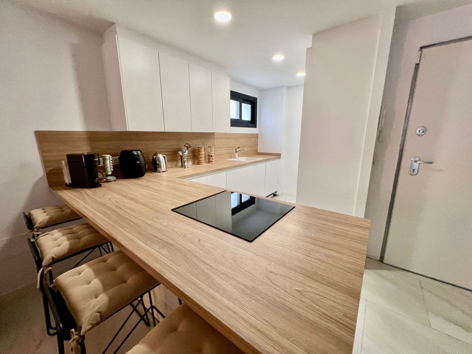 3 sypialnia Dom szeregowy do wynajęcia w Nueva Andalucia z garażem - 3 600 € (Ref: 9436940)