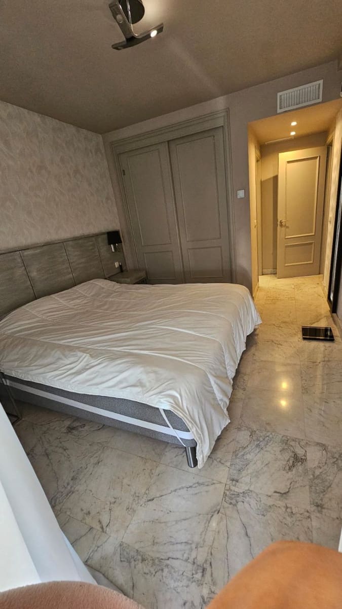 2 slaapkamer Appartement te koop in Puerto Banus met garage - € 610.000 (Ref: 9568216)